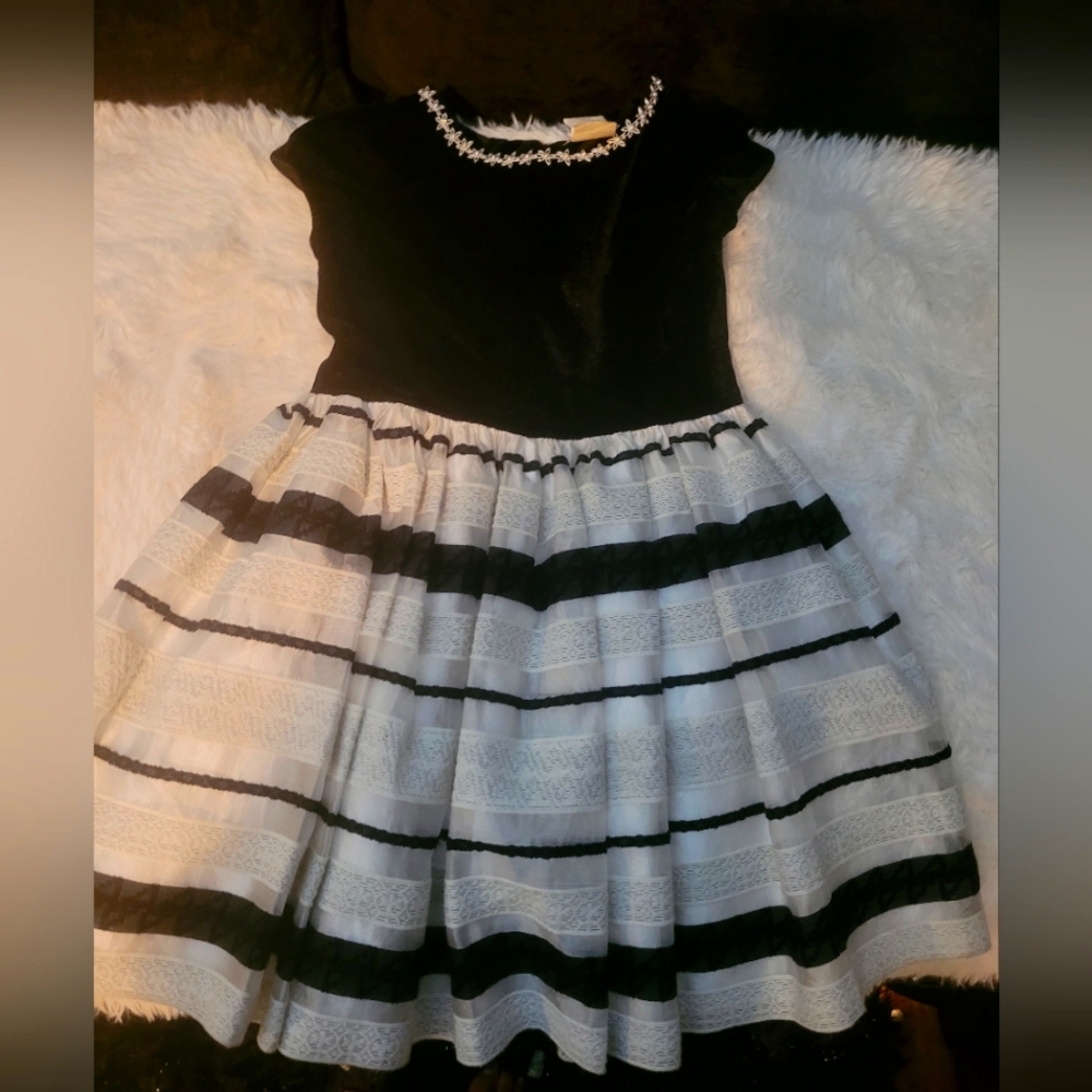 Girl dress size 8